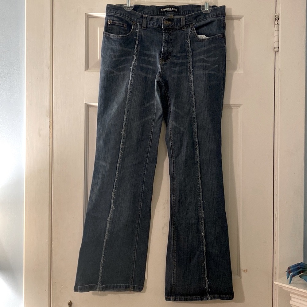 EXPRESS Mid-Rise Stretch Flare Jeans with Stitching Detail - Size 11/12